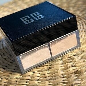 GIVENCHY Prisme Libre NWT. 
N° # 03 VOILE ROSÉ